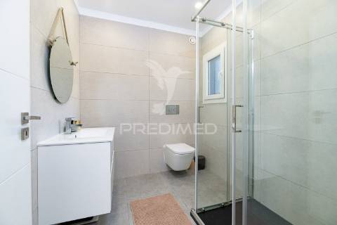 Moradia t5 moderna com piscina – são joão dos montes