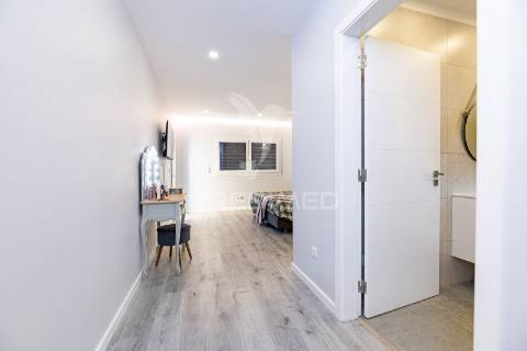 Moradia t5 moderna com piscina – são joão dos montes