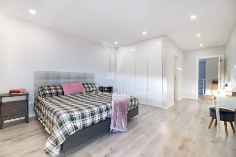 Moradia t5 moderna com piscina – são joão dos montes