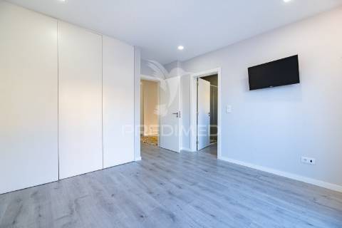 Moradia t5 moderna com piscina – são joão dos montes