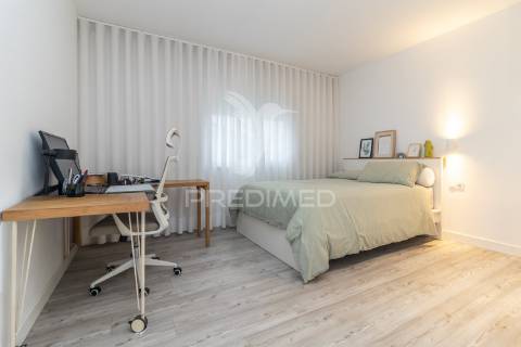 Moradia bi-familiar t4 + t2 - remodelada