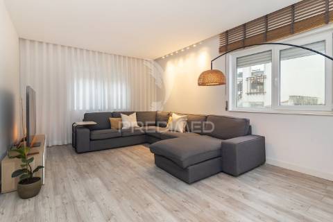 Moradia bi-familiar t4 + t2 - remodelada