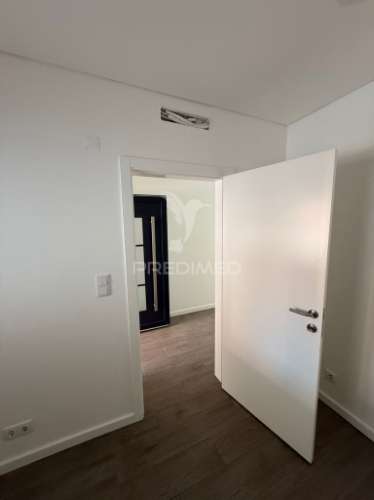 Moradia t2 contemporânea às portas de torres vedras