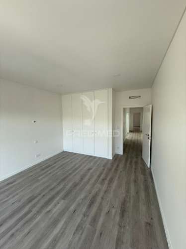 Moradia t2 contemporânea às portas de torres vedras
