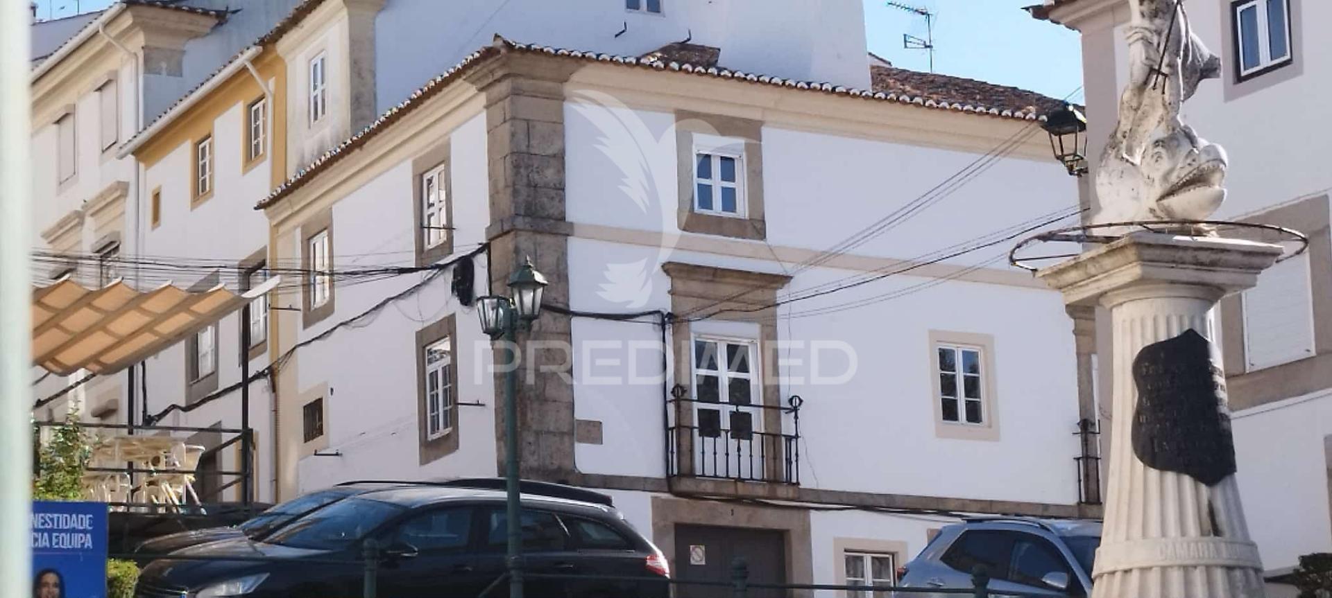 Moradia no centro de castelo de vide