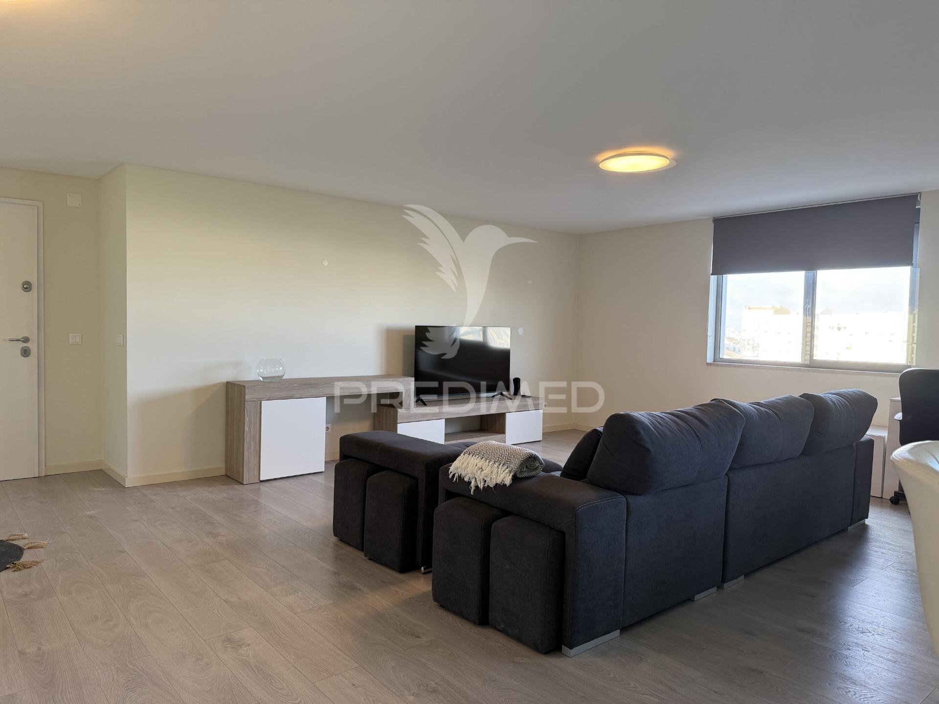 Apartamento t3 com 2 varandas e vista mar em sines