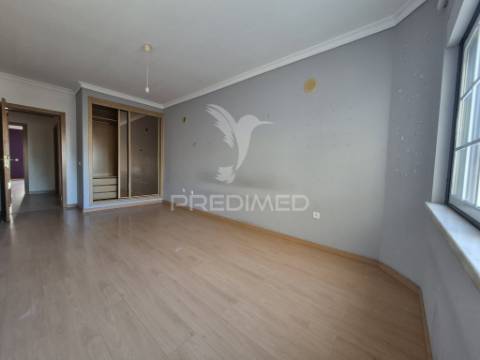 Apartamento t3 com garagem e sótão - pinhal novo