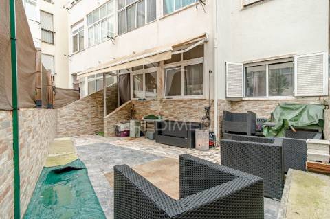 T3 com terraço amora-seixal
