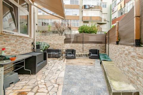 T3 com terraço amora-seixal