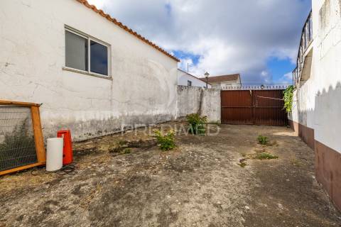 Moradia bi-familiar t5 à venda | aljubarrota – alcobaça