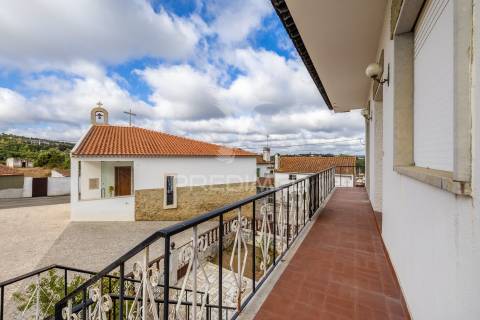 Moradia bi-familiar t5 à venda | aljubarrota – alcobaça