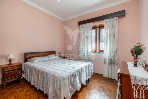Moradia bi-familiar t5 à venda | aljubarrota – alcobaça