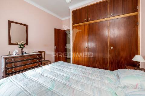 Moradia bi-familiar t5 à venda | aljubarrota – alcobaça