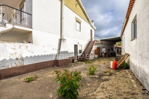 Moradia bi-familiar t5 à venda | aljubarrota – alcobaça