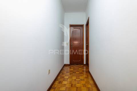 Apartamento t3 para venda na rua dos congregados.