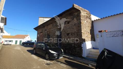 Moradia no centro da aldeia de são marcos da serra, algarve
