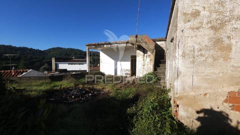 Moradia no centro da aldeia de são marcos da serra, algarve