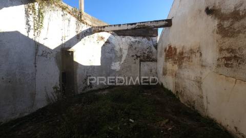 Moradia no centro da aldeia de são marcos da serra, algarve