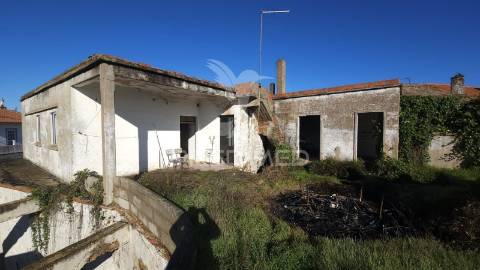 Moradia no centro da aldeia de são marcos da serra, algarve