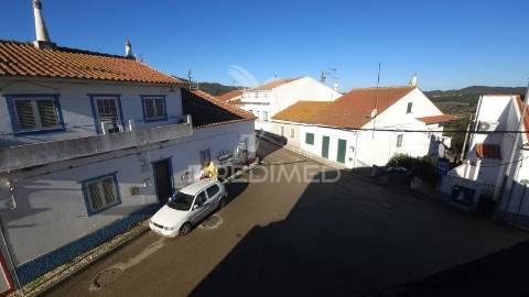 Moradia no centro da aldeia de são marcos da serra, algarve