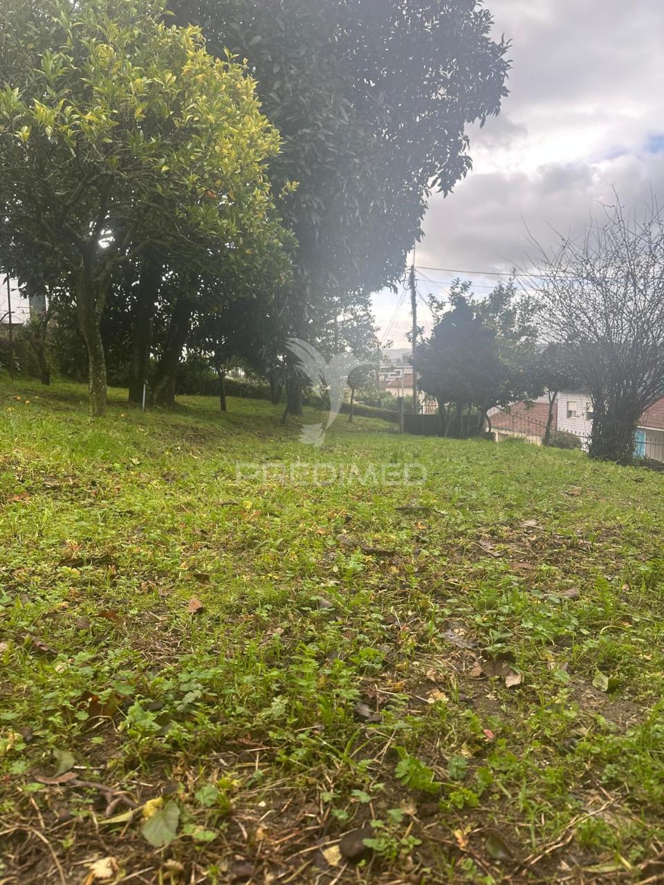Terreno urbano para construção – lomar, braga  ?!