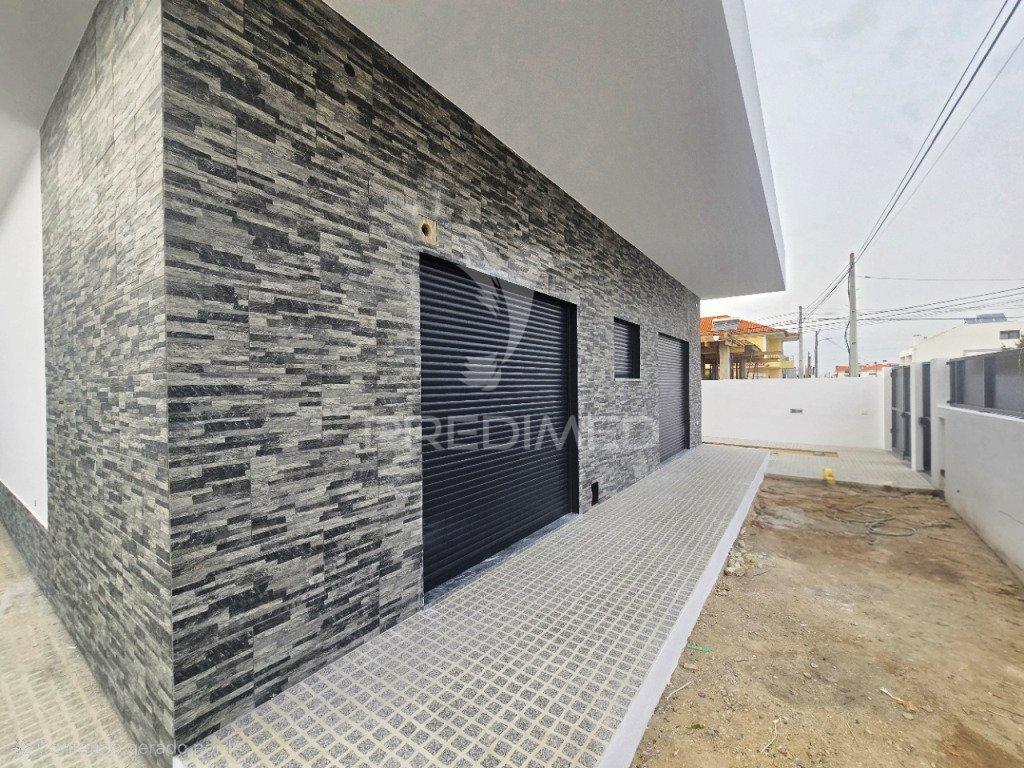 Moradia isolada térrea t4, qta. laranjeiras - fernão fero