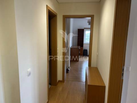 Apartamento t3 com parqueamento em bucelas