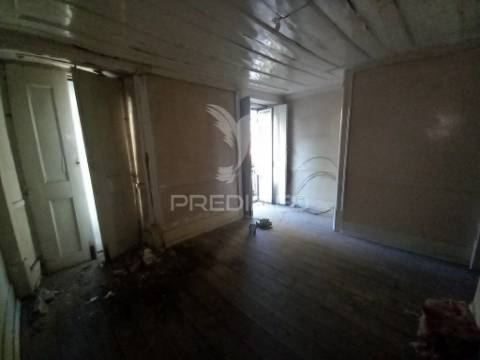 Prédio em alcantara - lisboa