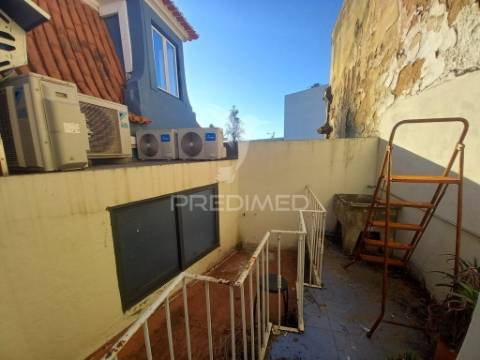 Prédio em alcantara - lisboa
