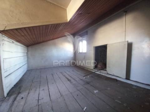 Prédio em alcantara - lisboa