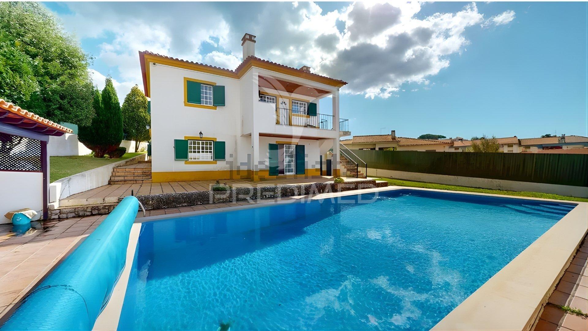 Moradia t4 isolada com piscina