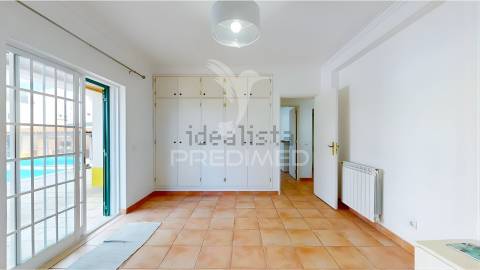 Moradia t4 isolada com piscina