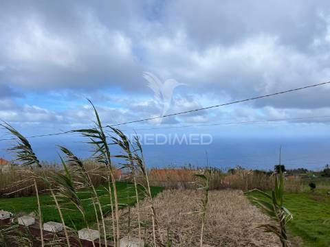 Terreno plano na ponta do pargo com vista mar