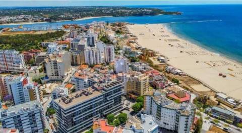 Apartamento t2 com garagem e vista mar, praia da rocha