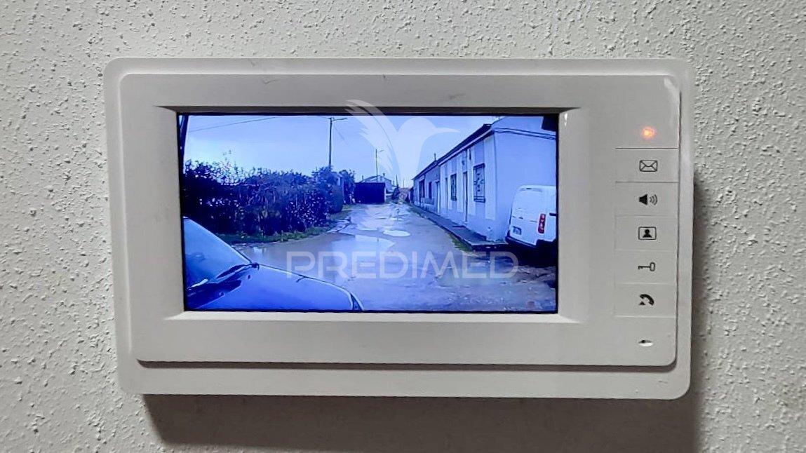 Moradia t3 + 2 com ampla área externa