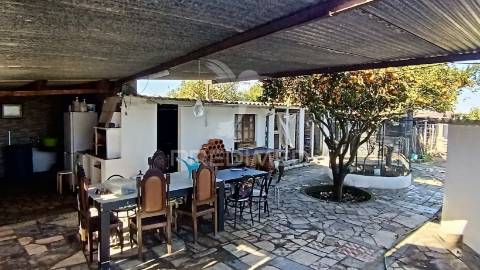 Moradia t3 + 2 com ampla área externa
