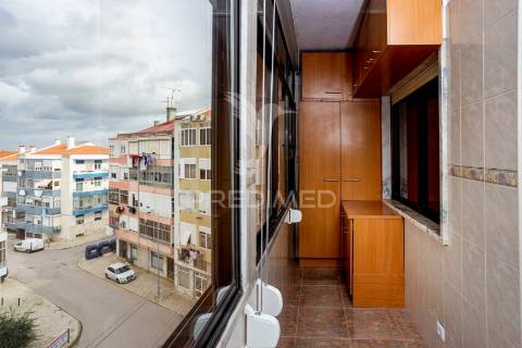 Apartamento t2 no centro da cruz de pau