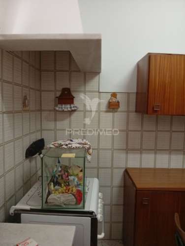 Moradia com quintal e garagem