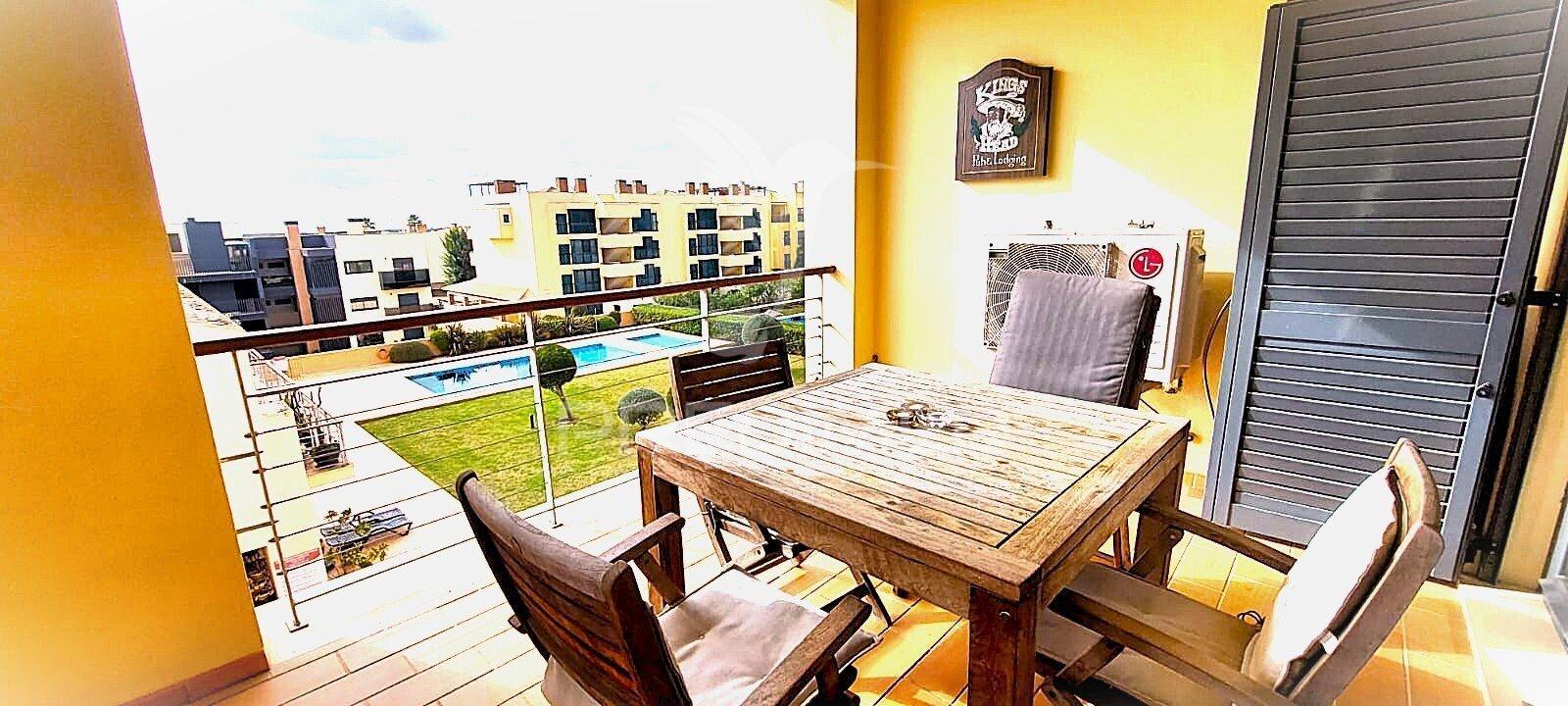 Vilamoura -apartamento com piscina e 2 lugares de estacionamento