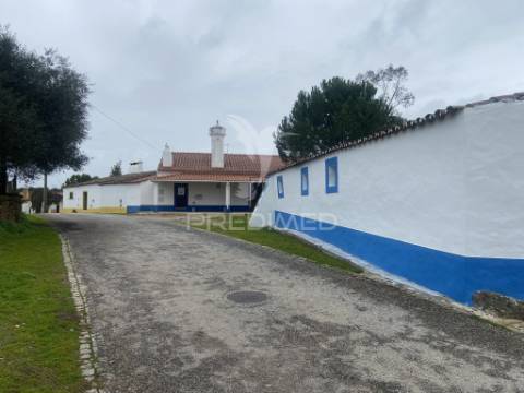 Moradia t2 totalmente remodelada, em hortinhas - alandroal