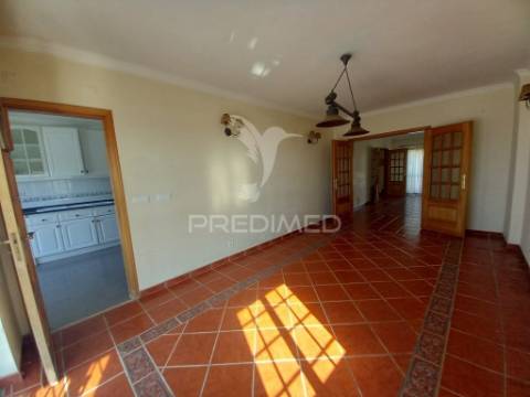 Moradia t4+1 com vista mar em ribamar