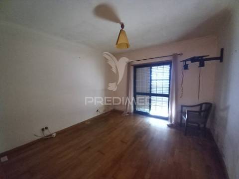 Moradia t4+1 com vista mar em ribamar