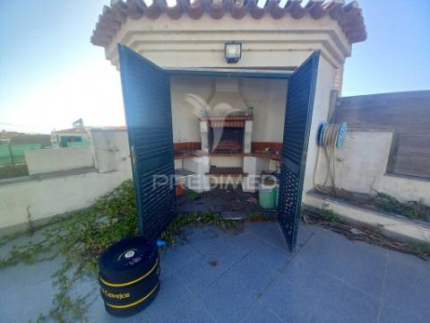 Moradia t4+1 com vista mar em ribamar