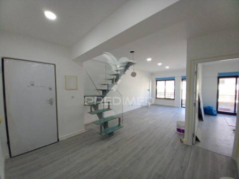Vende se t3 duplex- costa da caparica  450.000€