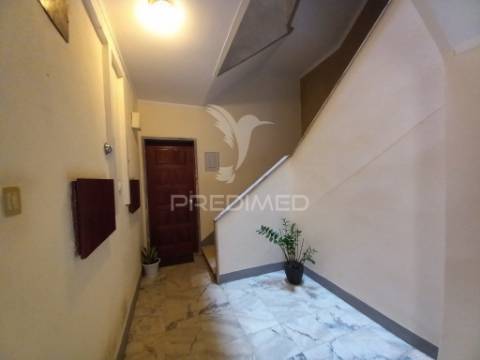 Vende se t2 cova da piedade  305000€