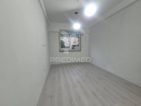 Apartamento t2 em póvoa de santo adrião, odivelas