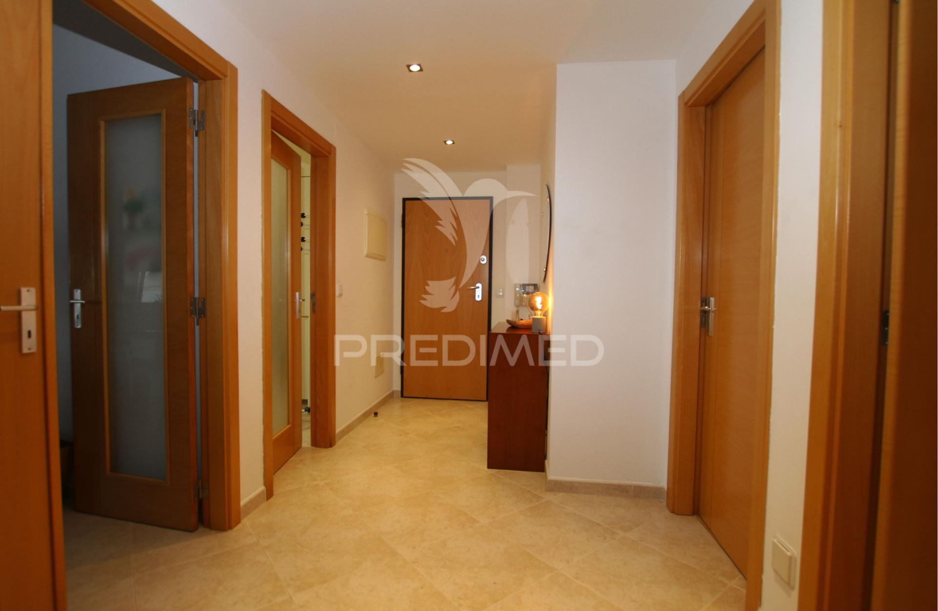 Apartamento t2 em zona nobre da sobreda da caparica