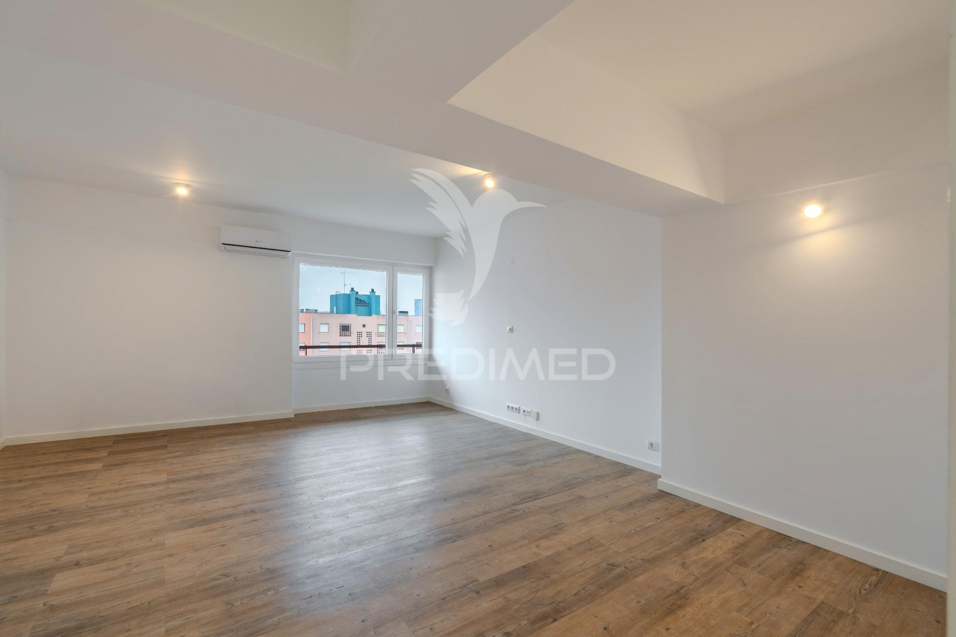 Apartamento t2 duple
<!DOCTYPE html>
<html lang=