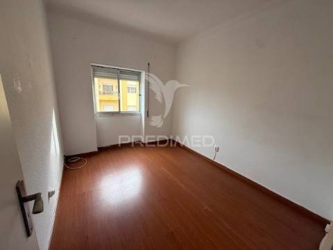 Apartamento t3  em santo andré - barreiro