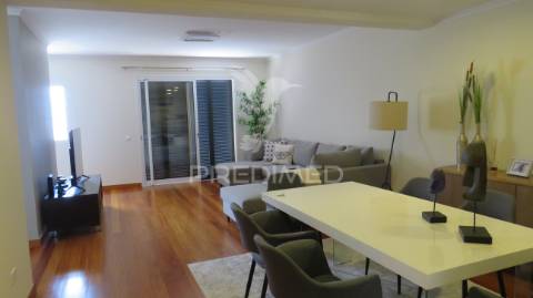 Moradia t4 vista definitiva porto do funchal.